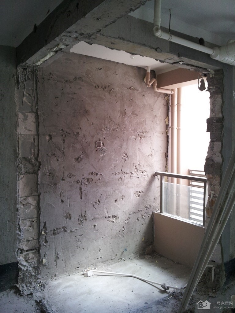 装修流程:新房装修先装墙纸还是先装踢脚线?