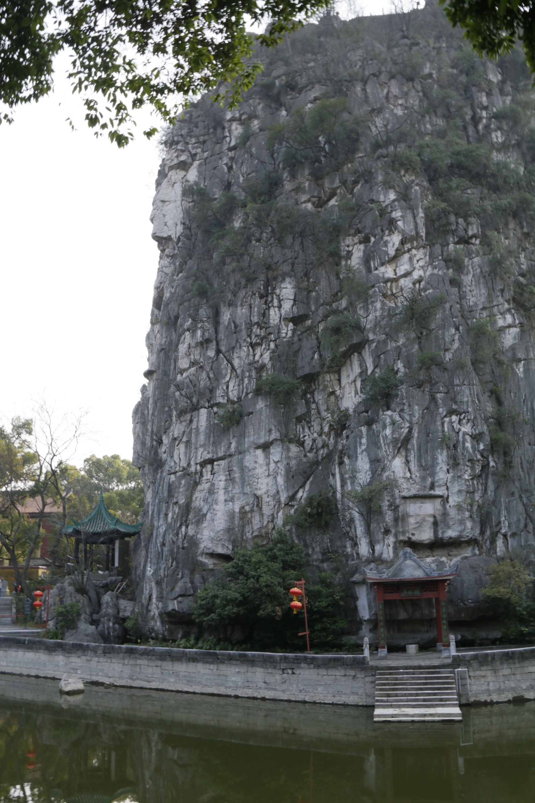 奔着独秀峰在靖江王府过了把王妃瘾