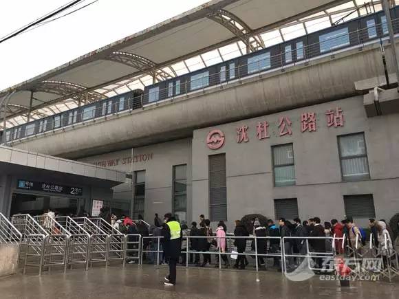 为进一步提升站台至站厅垂直通行能力,此次改造,张江高科站新增了一台