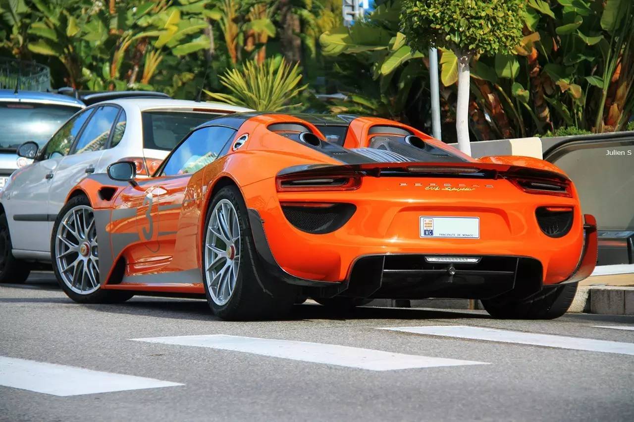 橙色出名的跑车图片