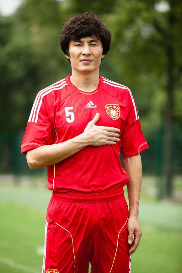 足球10大感人球星故事李玮峰永远的国足队长