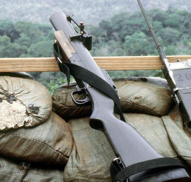越战中,美军有效的步兵火力支援武器m79式40mm榴弹发射器