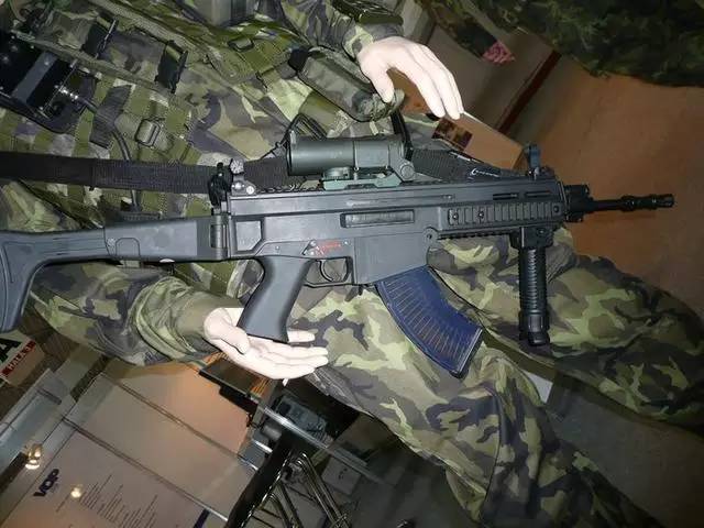 805 bren a1突击步枪捷克cz公司生产的新一代cz