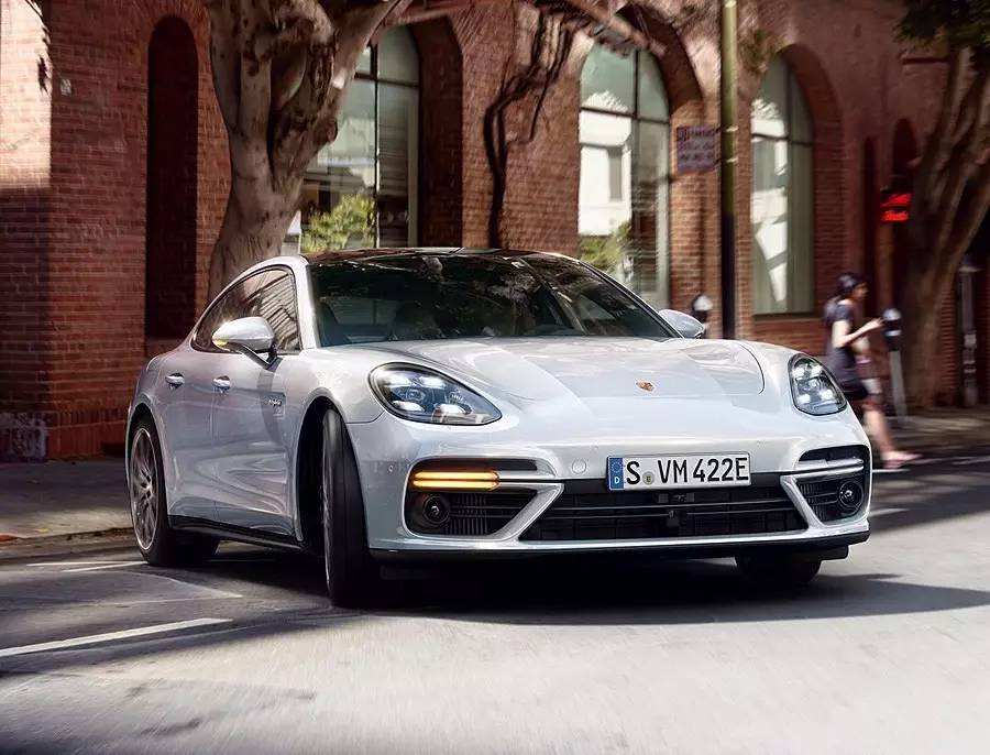 保时捷四门混动辣车驾到:porsche panamera turbo s e-hybrid