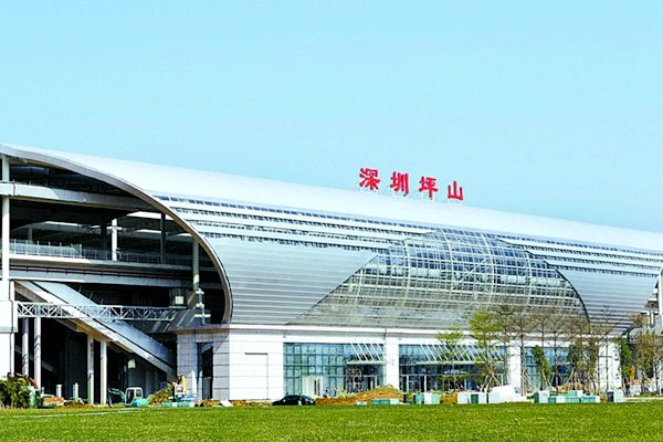深圳西丽高铁站图片
