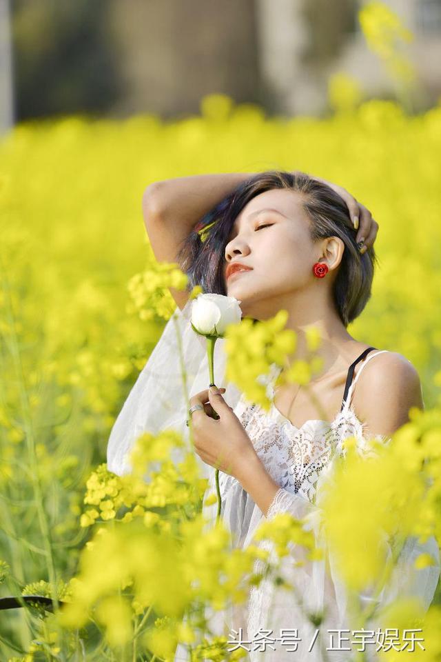 性感气质模特刀歌2017春天油菜花写真