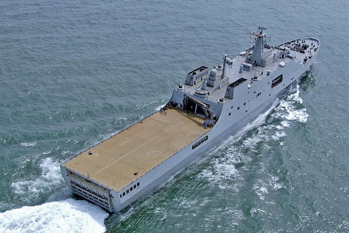 图示:中国071型两栖船坞登陆舰韩国海军的梦幻舰艇——kdx