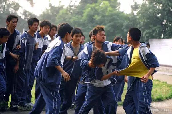 打群架 中学生图片
