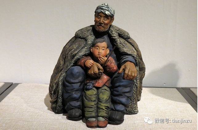 张明山的彩塑作品《编织女工》获巴拿马万国博览会一等奖,泥人张第二