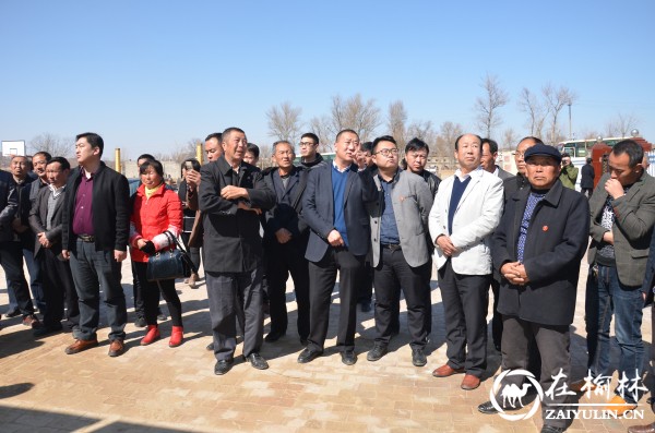 神木县组织干部群众参观学习榆阳区农业产业化建设