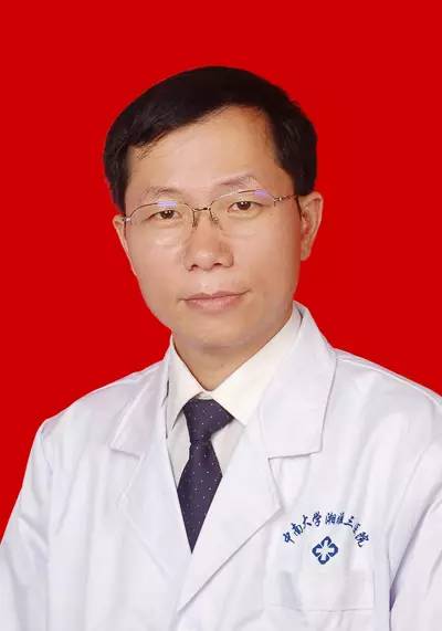 导师,2001年毕业于中山医科大学,师从中国著名显微外科专家朱家恺教授