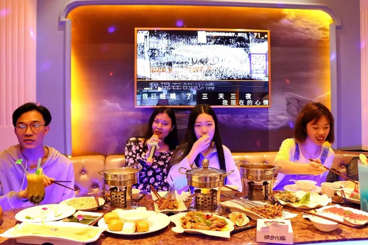 哈尔滨饭店带唱歌包厢图片