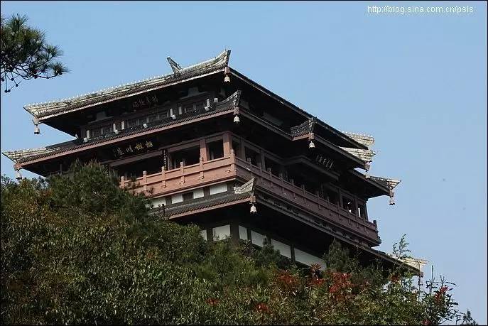 根据《浙江通志》记载"樟岩山,赤松山,鹿山之巅,皆有纤缆痕.