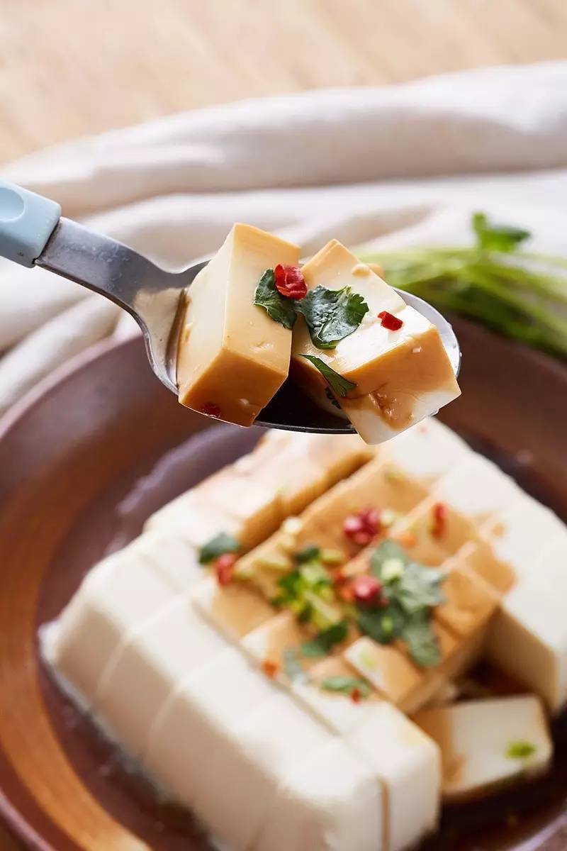豆腐的创意新吃法：探索千变万化的风味之旅第1张-醋盆生活网