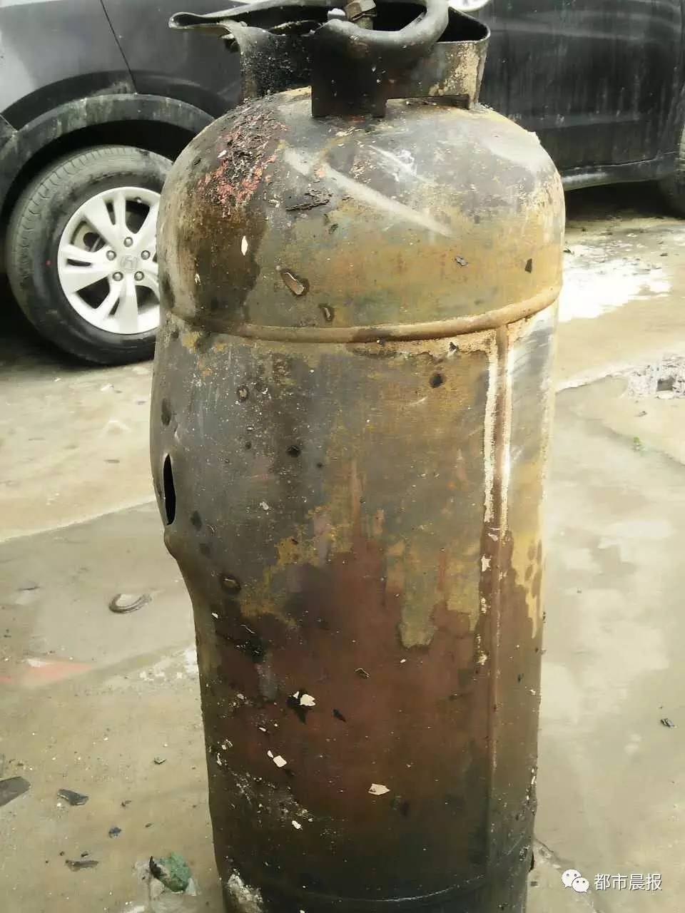 空压机储气罐爆炸图片