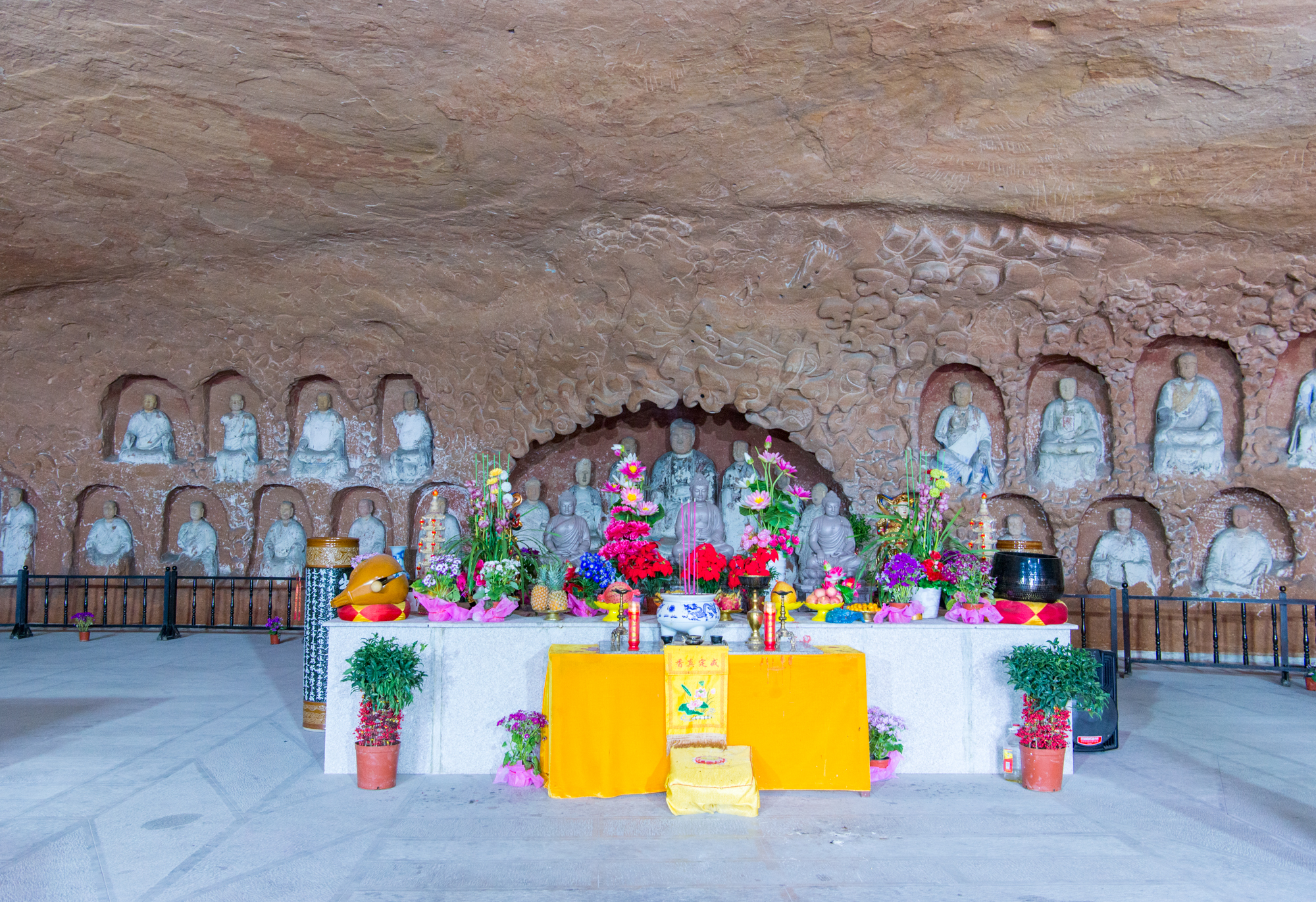 南岩寺兴起于晋代,唐朝太和年间僧人神曜重修,并在