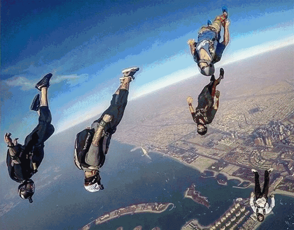 高空跳伞gif图片