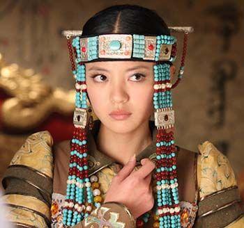 扮演蒙古公主佘诗曼败在造型许晴娇美最迷人