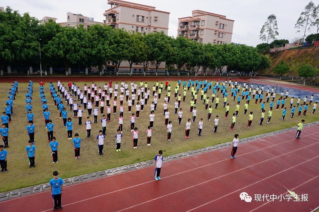 正果中心小学图片