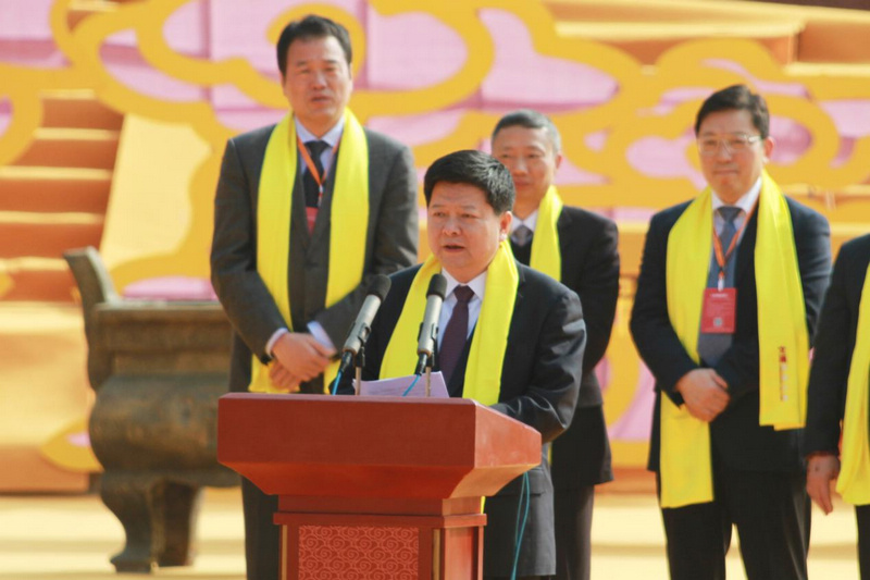 龙明彪副主任在第三届海峡两岸文昌文化交流活动开幕式上致辞图