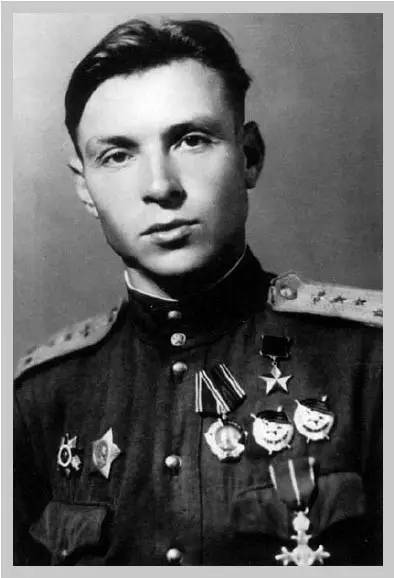 红星下的雄鹰,二战苏联个人战绩超过五十的七位王牌飞行员