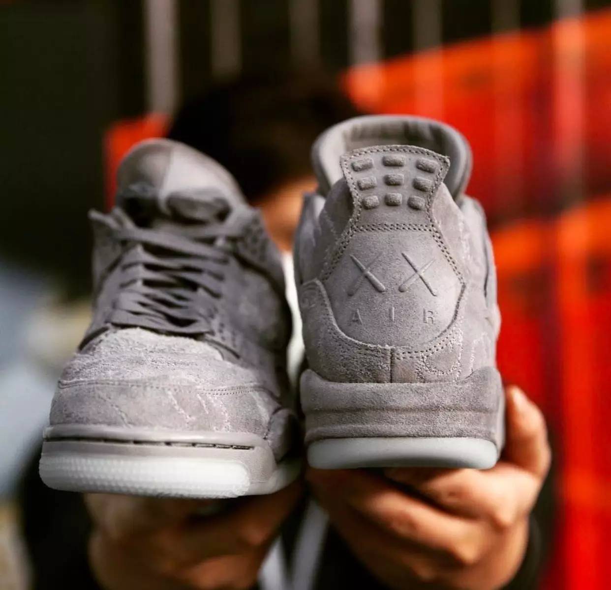 终于!kaws x aj 4发售时间确定!