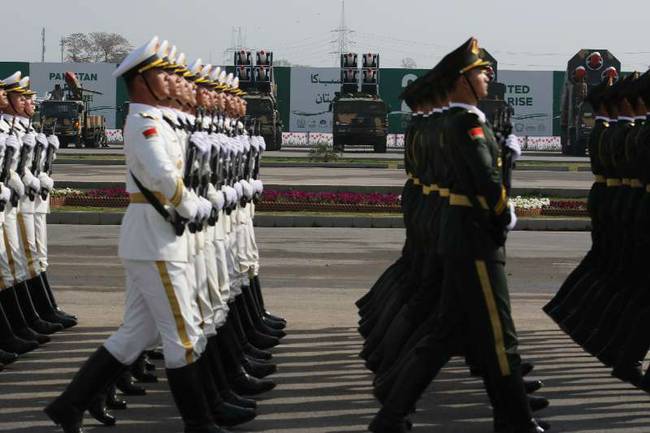 中國三軍儀仗隊首次亮相巴基斯坦日閱兵彩排