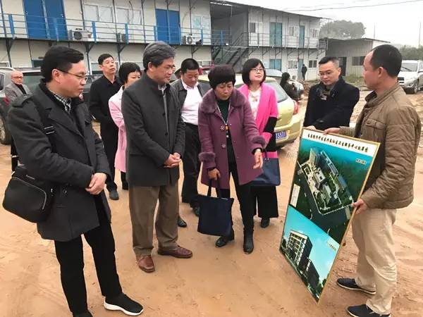 與醫務人員現場交流,實地考察了長泰縣,仙遊縣籌建的中醫院院址