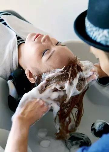 美发行业洗头洗多了会怎么样答:掉头发永琪美容美发洗头多钱?