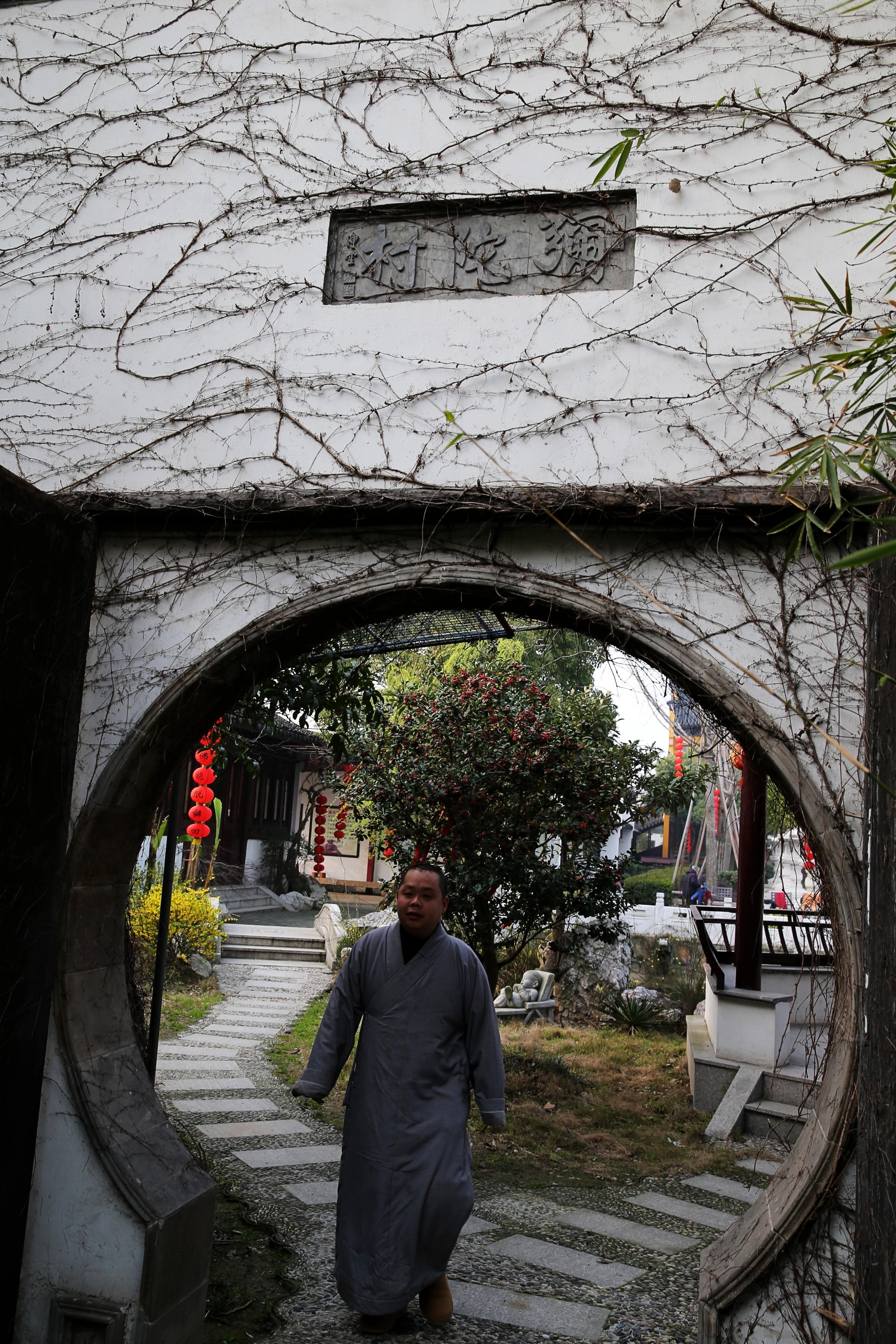 圣堂寺的僧人(李俊锋 摄)风景如画的圣堂寺.