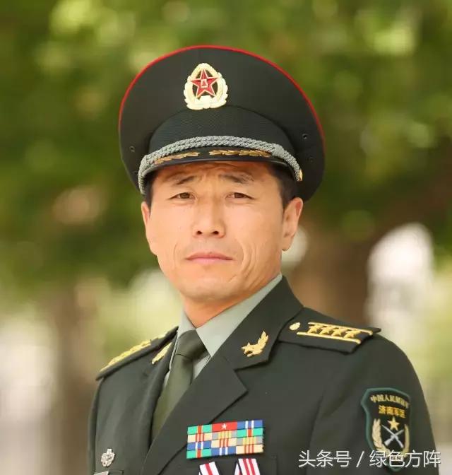 中国武警现役少将图片