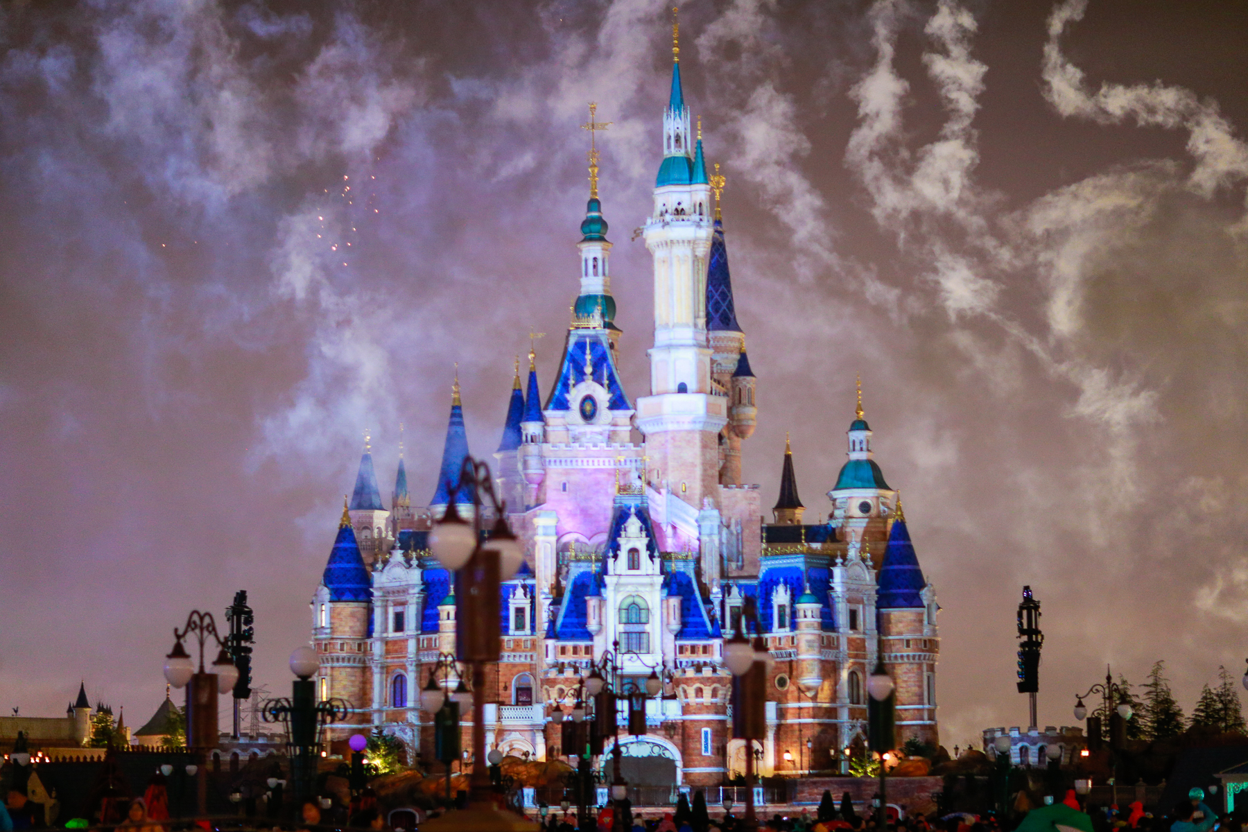 梦幻迪士尼童话城堡夜光幻影秀点亮奇梦