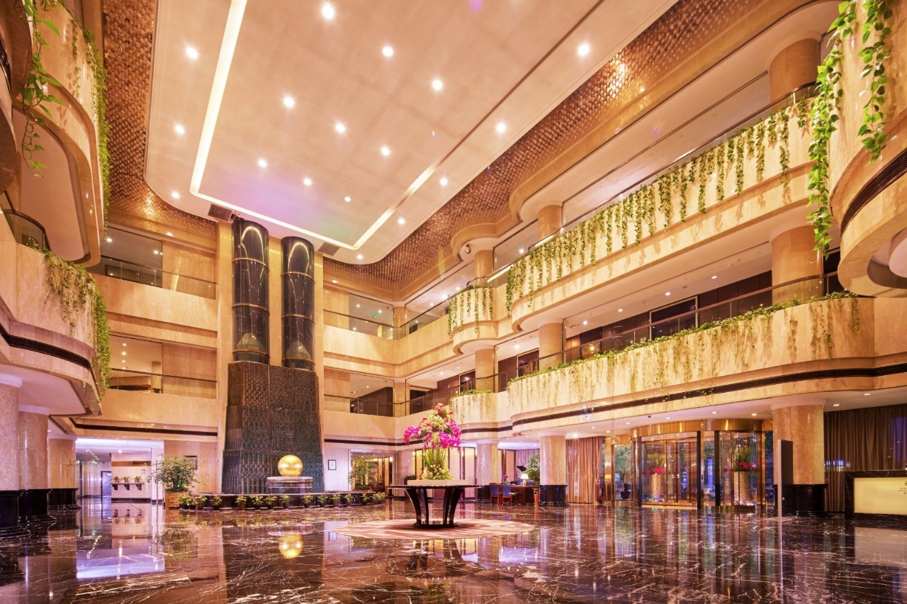 金马国际酒店是萧山地标之一,远远看去就非常的气派,酒店内部更加给人