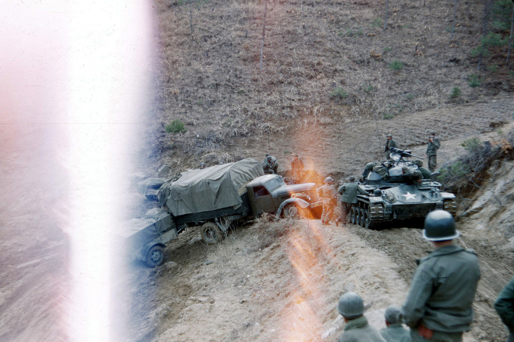 m39装甲多用途车辆是m18地狱猫坦克歼击车拆除炮塔后改造而成,主要