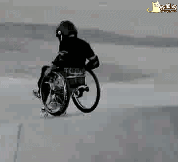 推轮椅表情包图片