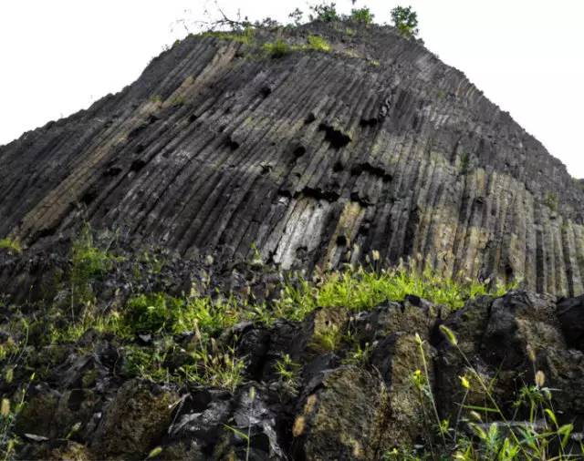 古火山宝石(古火山的石头)