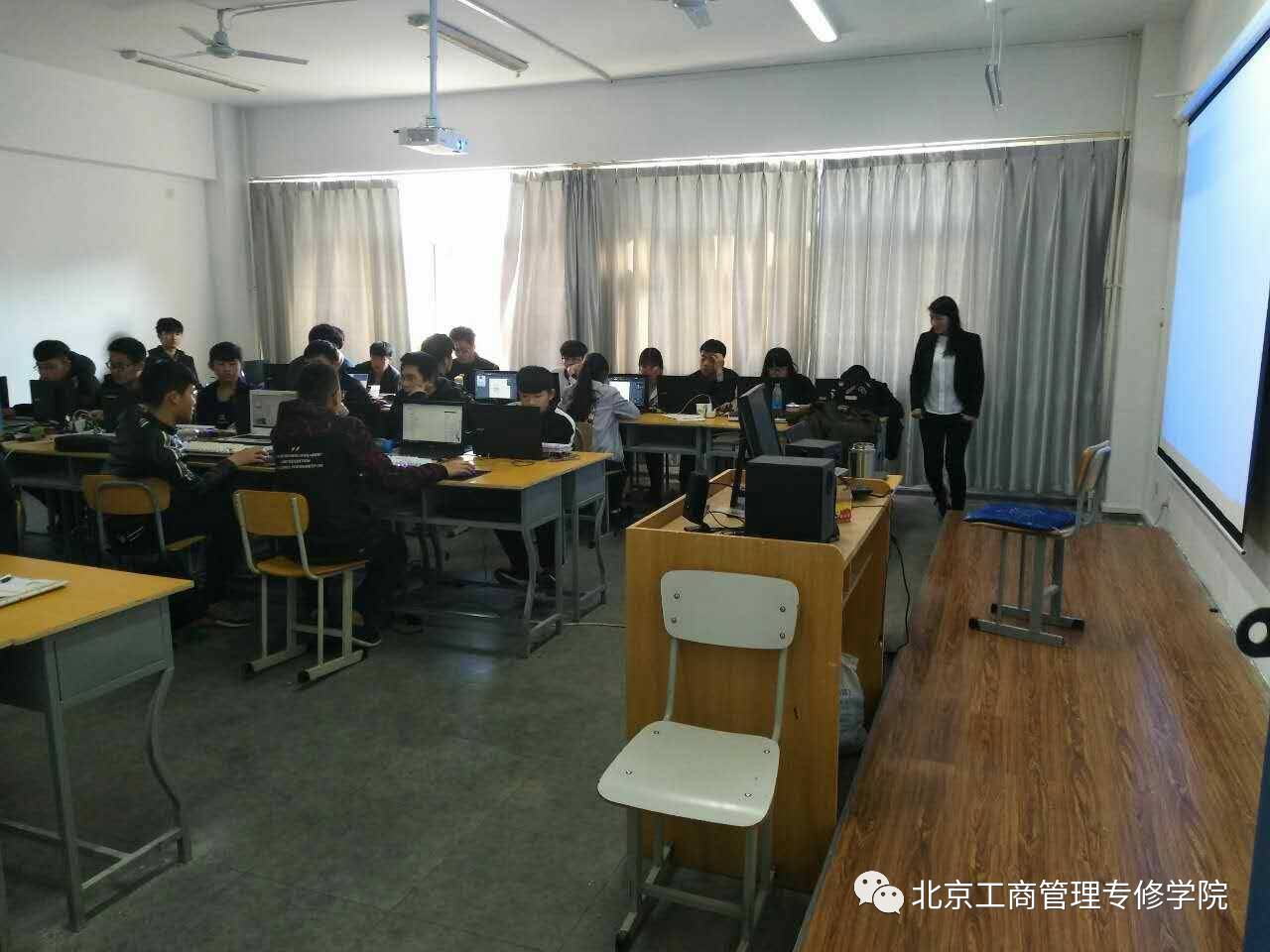 北京工商管理专修学院计算机学院新学期新面貌