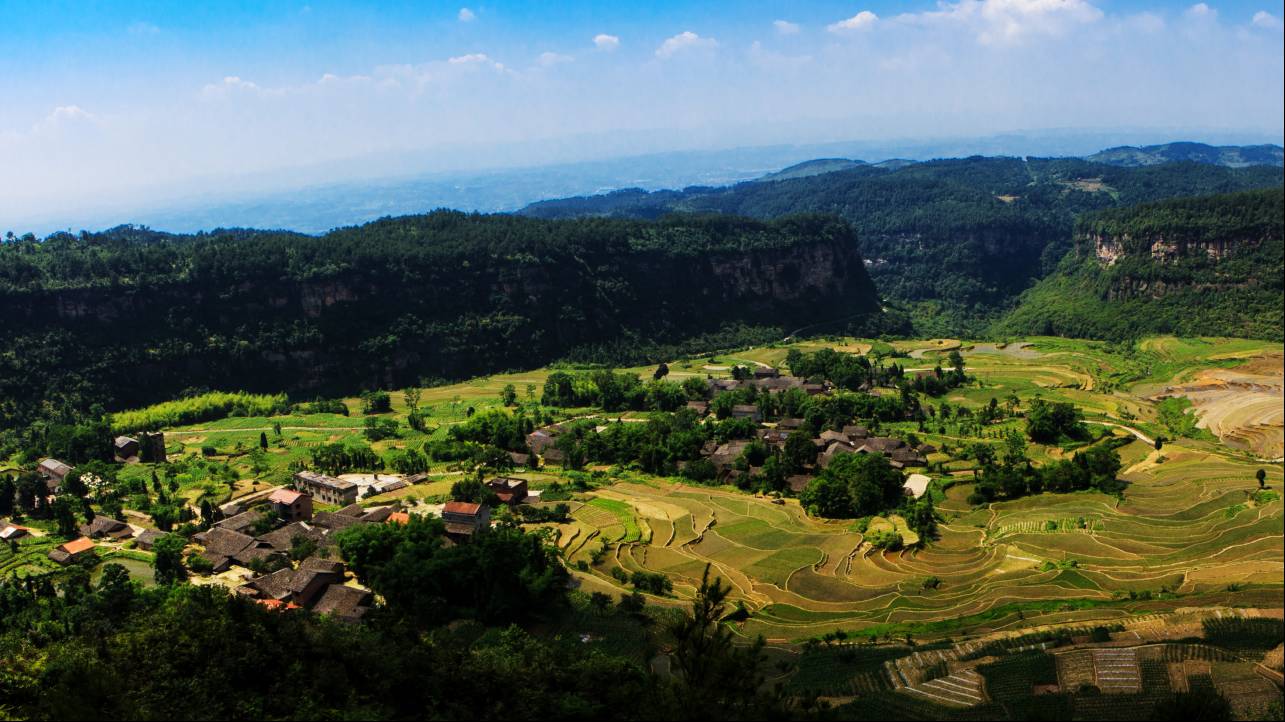 旅遊 正文 中國國家地理圖書公司副總編輯陳紅軍出席開幕式,並在活動