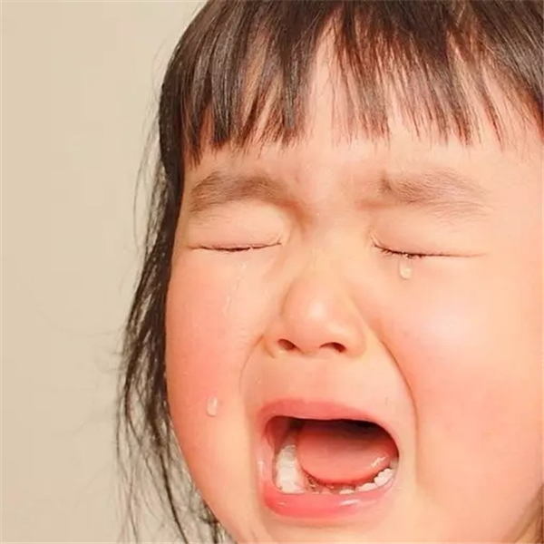 小女孩哭泣的头像图片
