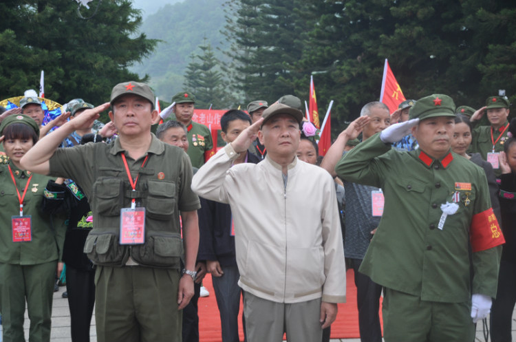 近日,中越邊境的一幕震撼全國