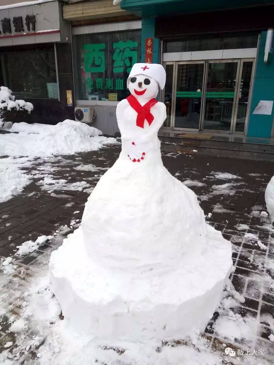 白衣天使雪人图片图片