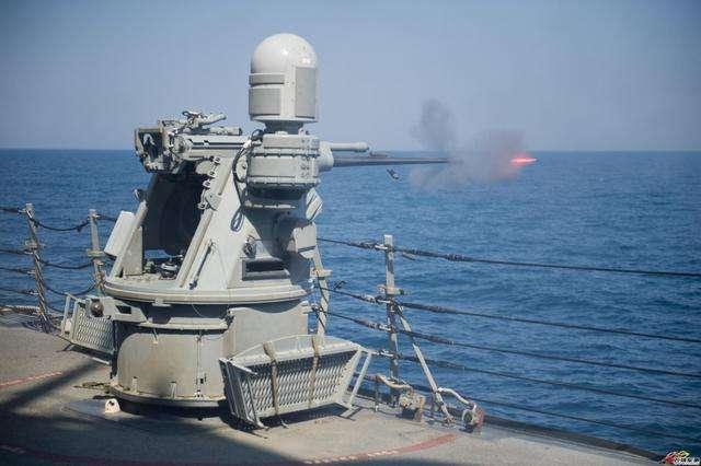 陆军称为:m242链炮,上舰之后,美军更名为:mk38舰炮,这是一款25毫米