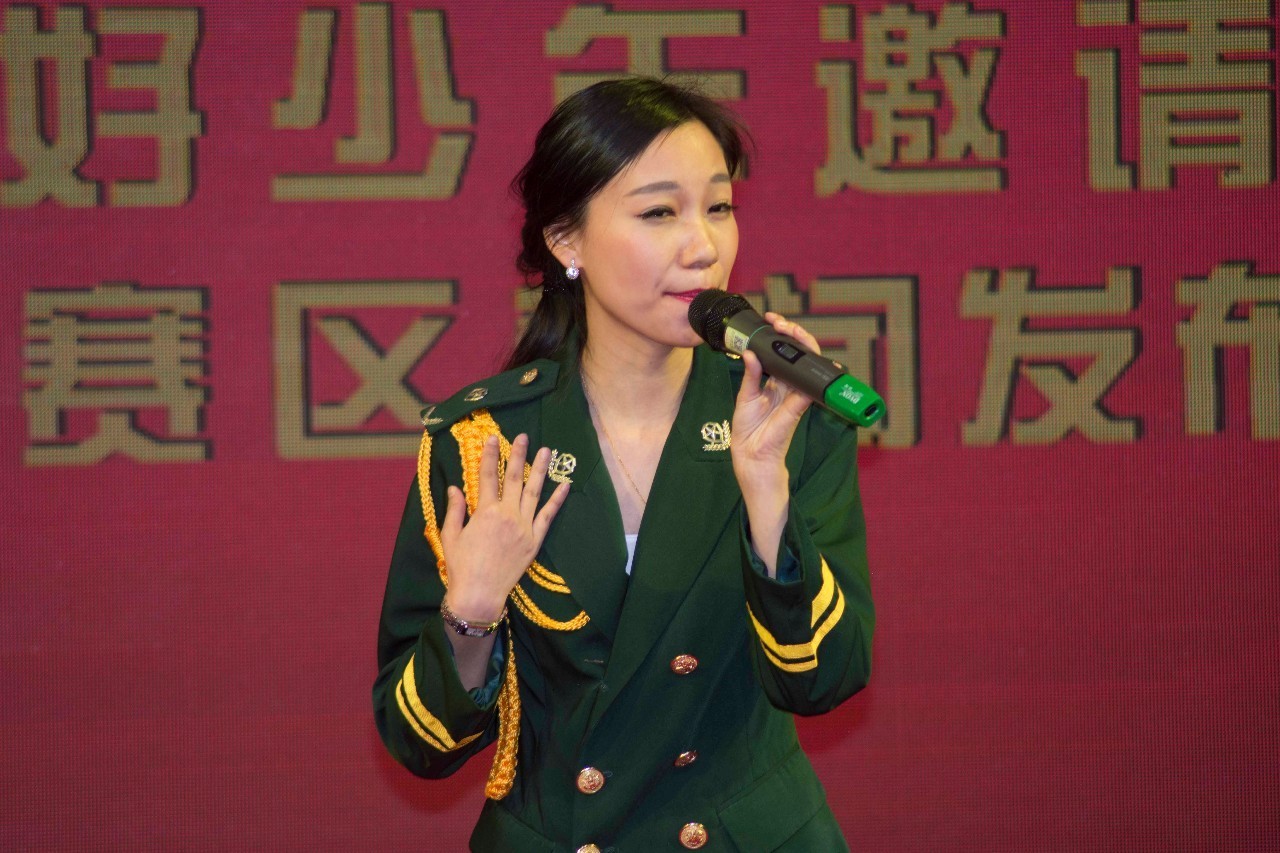 《一舞成名》声乐类导师莎莉——红歌《兵妹妹》报名请关注中国小金钟