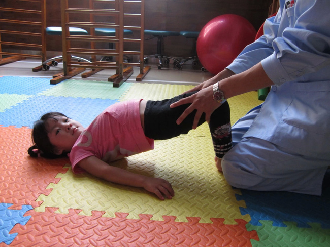 简谈小儿脑瘫康复训练方法—痉挛型脑瘫的训练方法