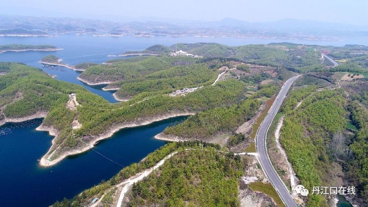 这次我走的是丹江口环库公路江南段沧浪海旅游港至阳西沟段在这样的路