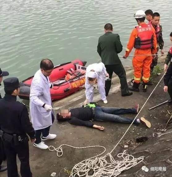 悲剧!青义河边打捞起一具男性尸体,网友纷纷猜测落水原因
