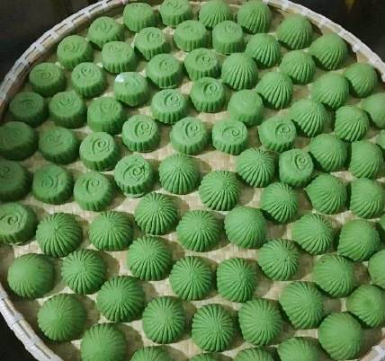 江西清明节吃的绿色饼图片