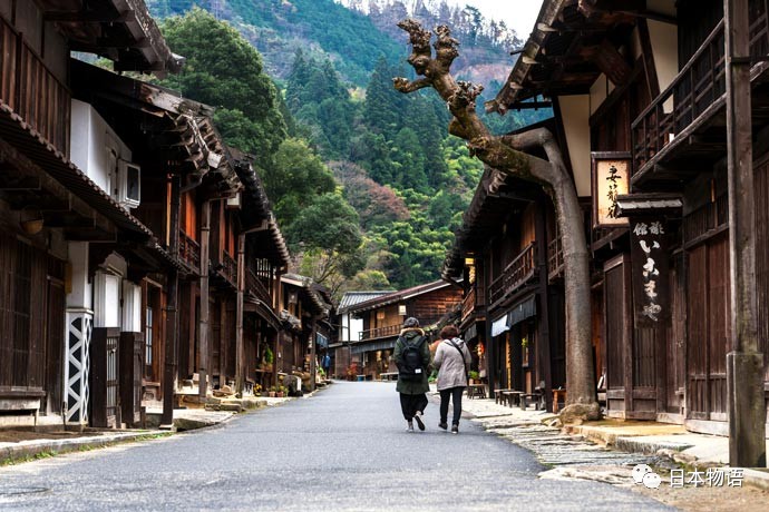 木曾路"妻笼宿"木曾路翻越崇山峻岭,在连接江户(现在的东京)与京都的