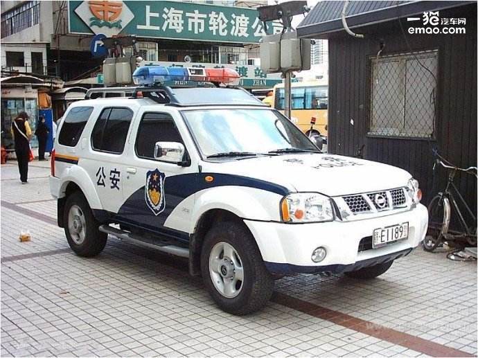 郑州日产帕拉丁警车图片