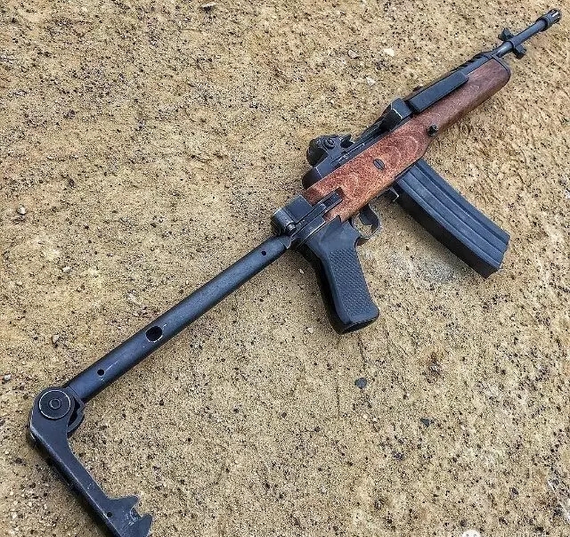 m14是美国在越战早期使用的自动步枪,由春田兵工厂设计及生产,在越战